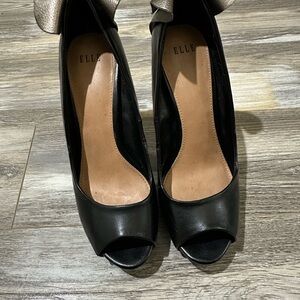 Elle Black Glossy Peep Toe Heels